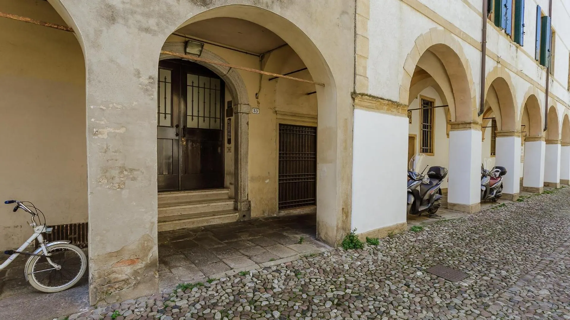 Yourbanflat Clock Tower Padova Italy